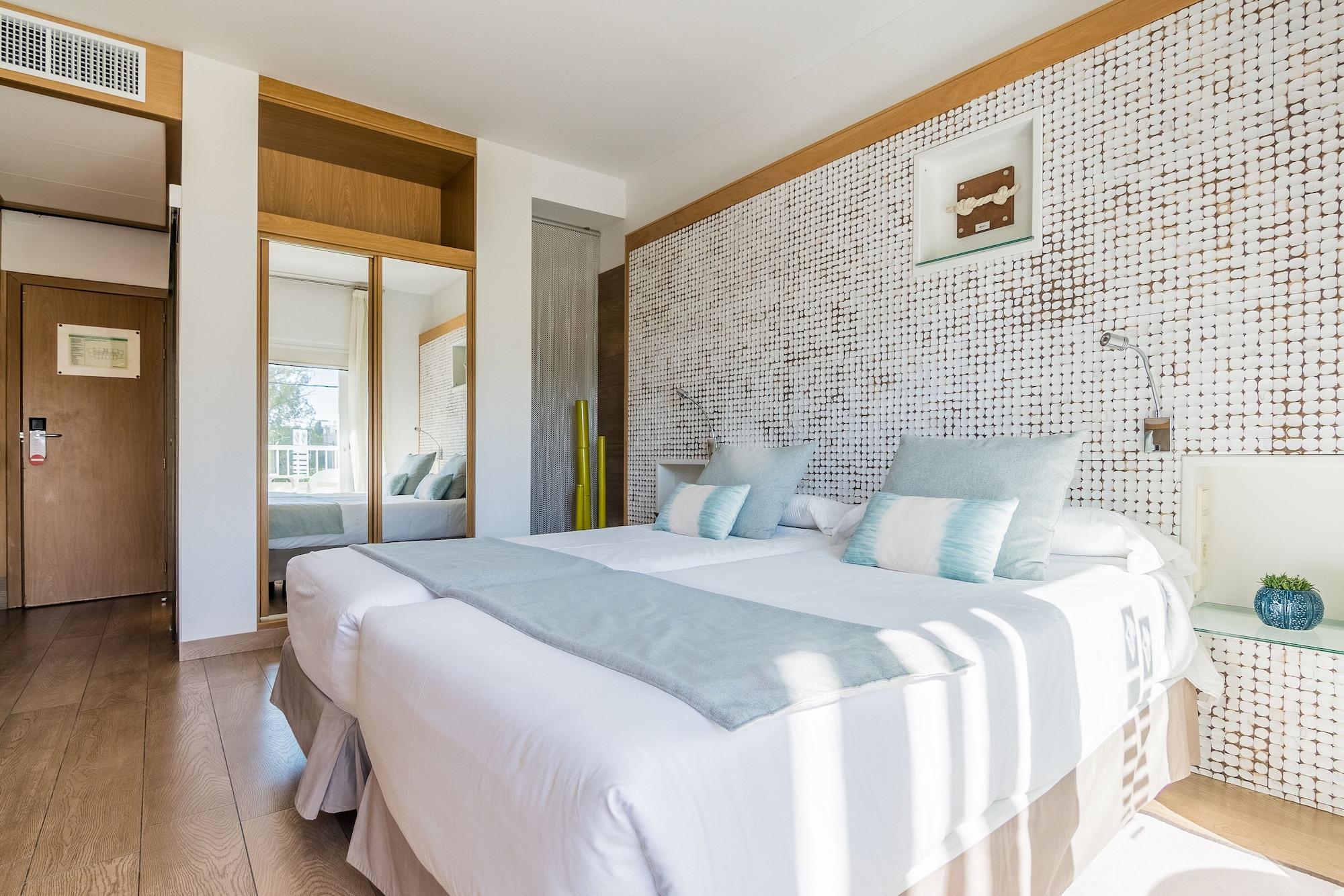 Lux Isla Hotel Talamanca  Exterior photo