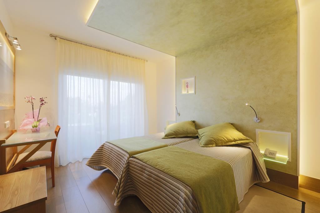 Lux Isla Hotel Talamanca  Exterior photo